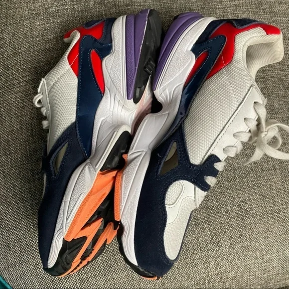 Adidas Falcon Retro Sneakers Size 7 - Picture 5 of 10
